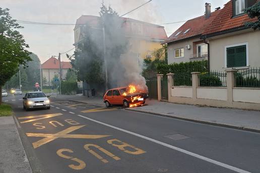 Požar auta u Zagrebu: Vlasnik stajao skamenjen od šoka...