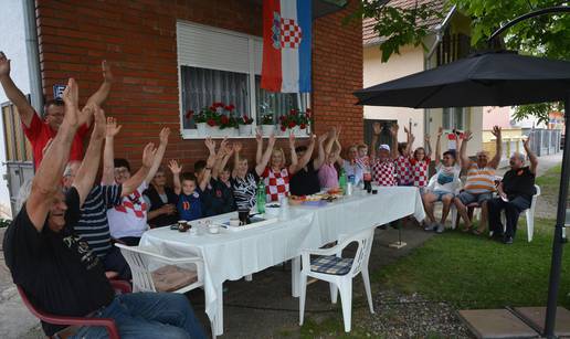 Vatreno ludilo u Sikirevcima: "Raketa je naš ponos i dika..."