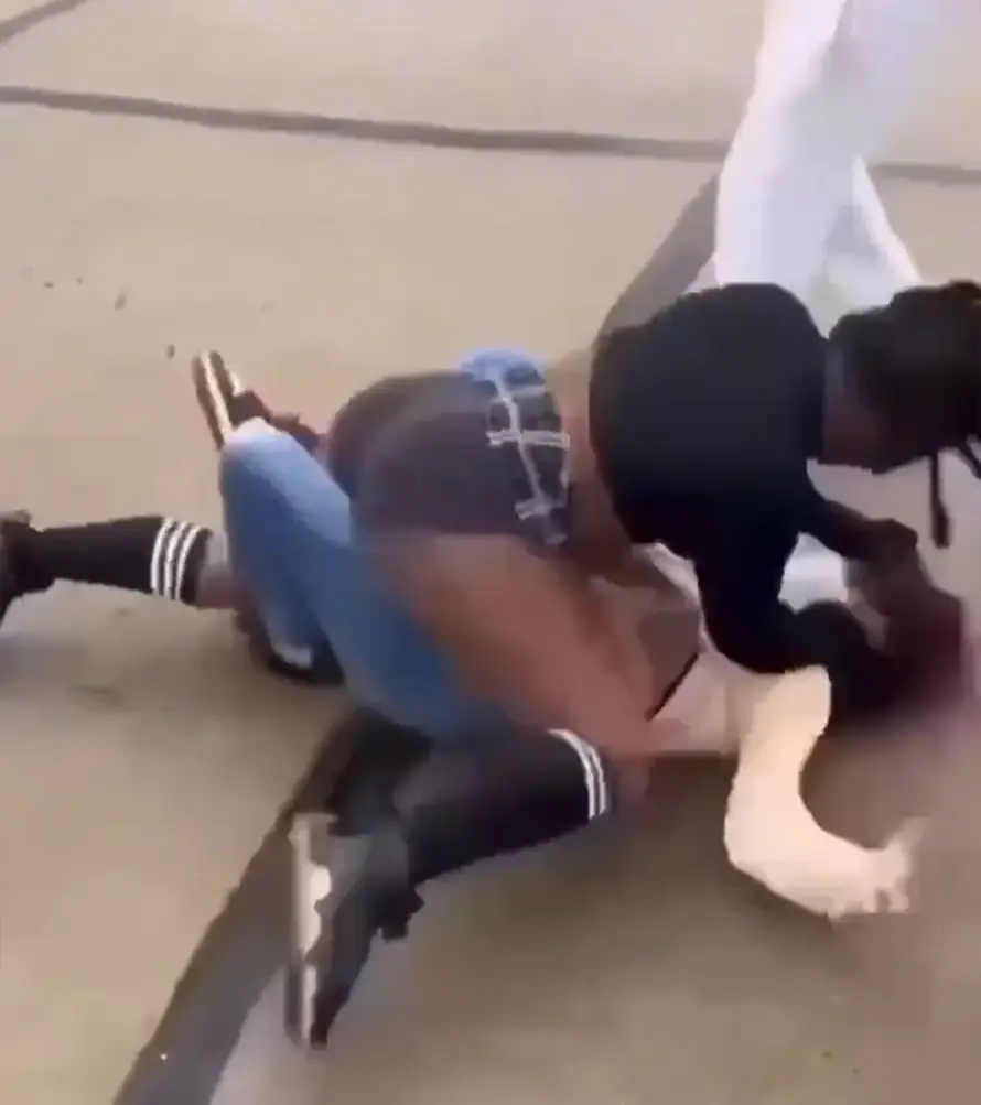 Strava! Nabijala djevojci glavu u beton i smjestila je u komu, a obitelj joj tvrdi: Nije ništa kriva