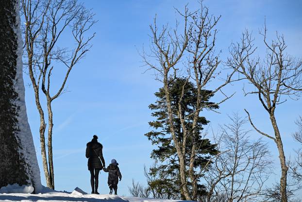 Sunčano novogodišnje jutro na Sljemenu
