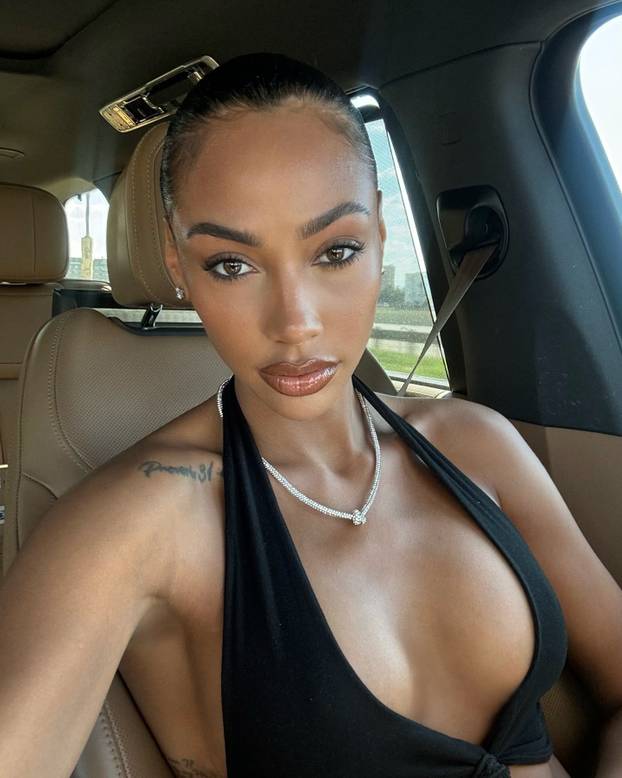 FOTO Košarkašica se skinula za Playboy, a karijera joj tone...