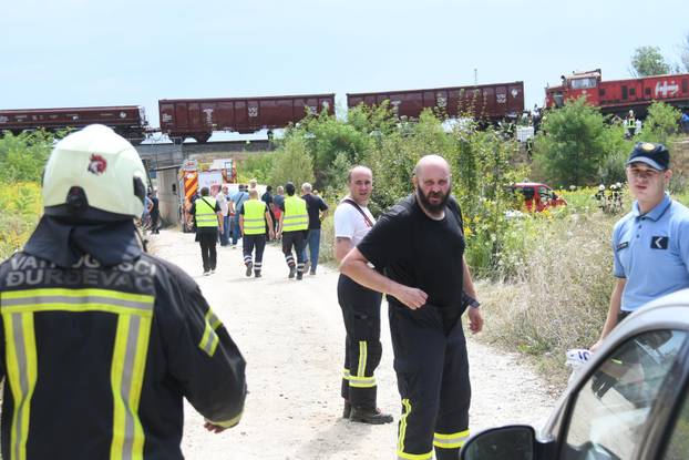 Putnički i teretni vlak sudarili su se  između Gradeca i Svetog Ivana žabno