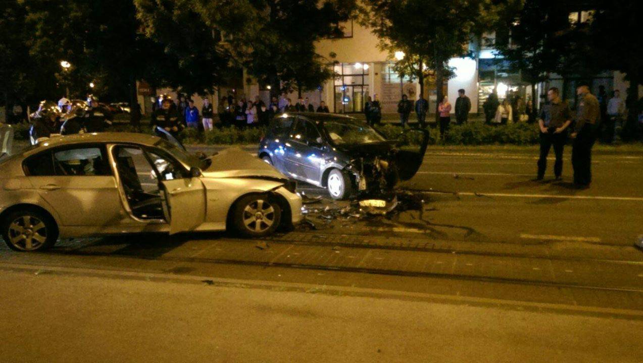 Teška nesreća u Zagrebu: Ženu su iz auta izvlačili vatrogasci