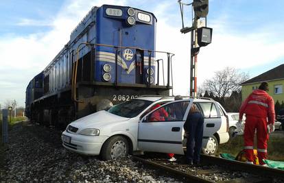 Vlak 'pokupio' Astru na pruzi, suvozačica završila u bolnici