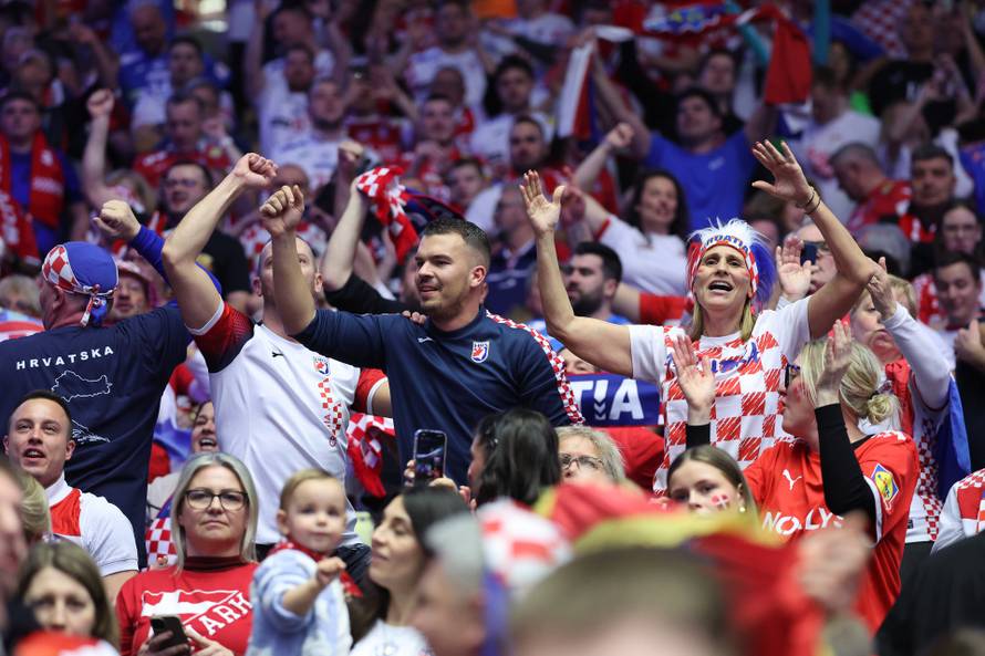 Navijači na utakmici između Islanda i Hrvatske u borbi za treće mjesto EHF Europskog prvenstva