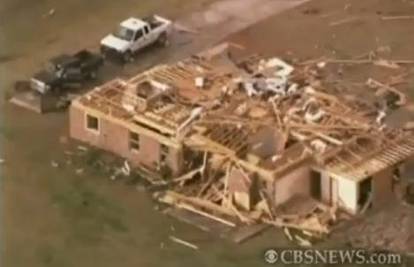 SAD: Petero ljudi poginulo u udaru nekoliko tornada