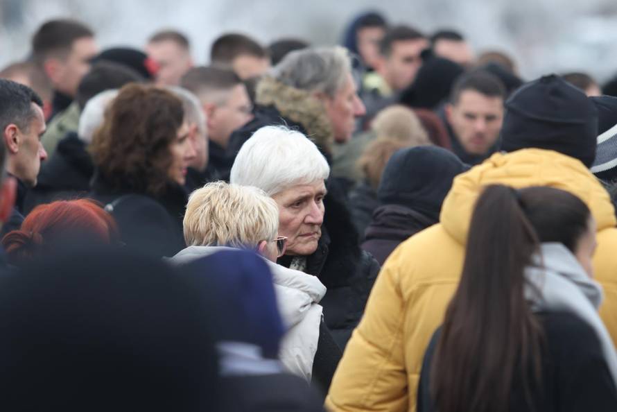 Nuštar: Posljednji ispraćaj  Mladena Bartolovića