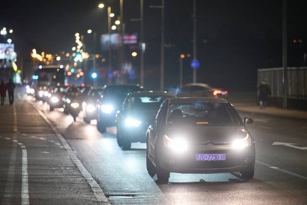 Zagreb: Teška prometna nesreća na aveniji Većeslava Holjevca