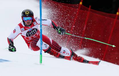 Hirscher s dvije i pol sekunde prednosti prvi u Alta Badiji...