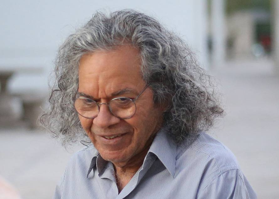 The billionaire founder of Insys Therapeutics Inc. John Kapoor, exits the federal court house after a bail hearing in Phoenix