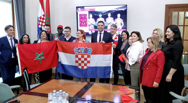 Zagreb: Gledanje utakmice Hrvatska Maroko u Saboru