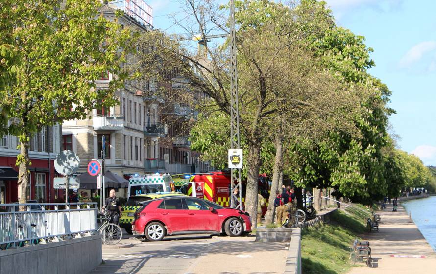 Several people have been injured in a collision near Dronning Louises Bro in Copenhagen
