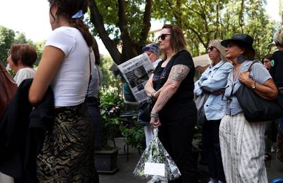 FOTO Stotine odaju počast modnoj ikoni Giorgiju Armaniju