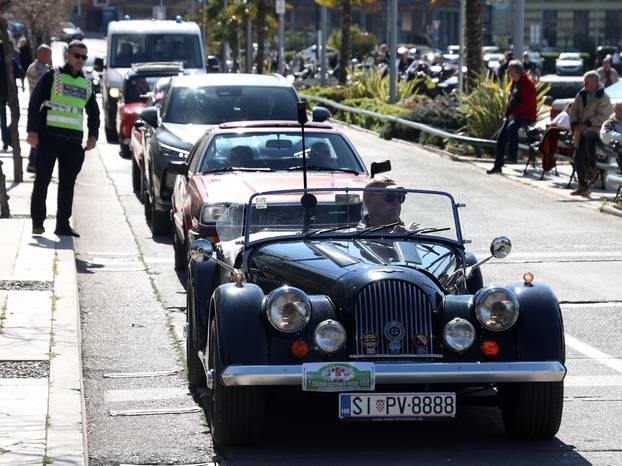 Šibenik: Uskršnji Oldtimer Promo Tour na šibenskoj rivi 