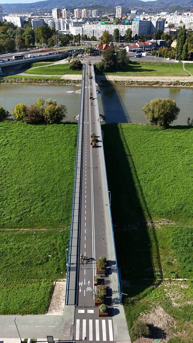 Grad objavio: Tegle s biljkama i biciklističke staze. Evo kako sad izgleda Savski most u Zagrebu