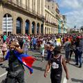 Tisuće Kubanaca na ulicama, Biden traži čelnike da omoguće nastavak nenasilnih prosvjeda
