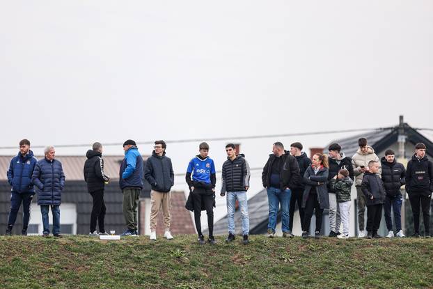 Bjelovar i Dinamo sastali se u osmini finala Hrvatskog nogometnog kupa, zagrijavanje