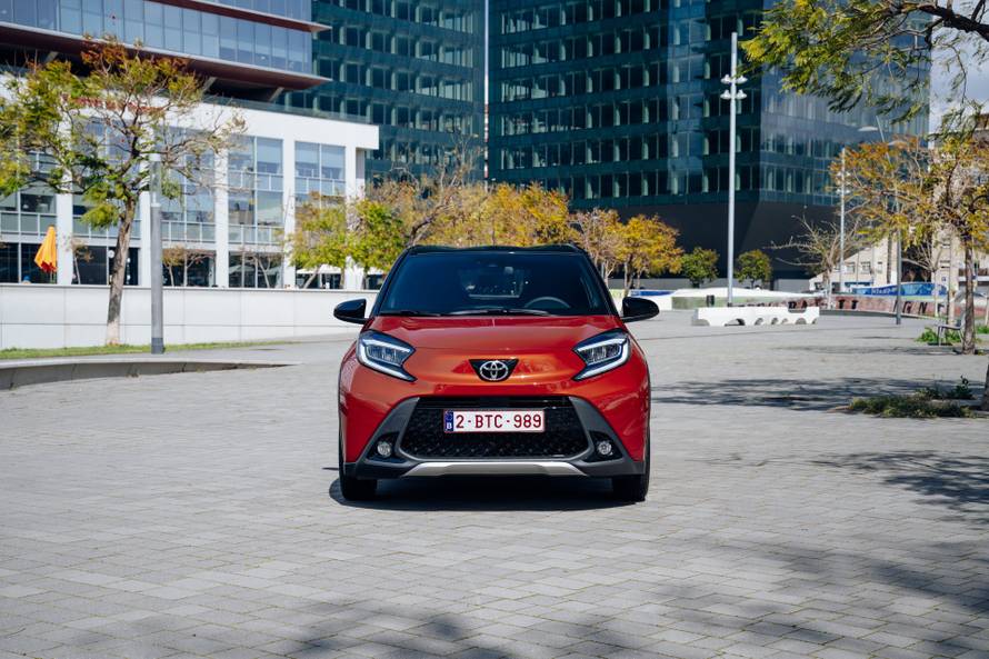 Vozili smo novu Toyotu Aygo X: Maleni automobil s crossover karakterom i gradskom 'dušom'