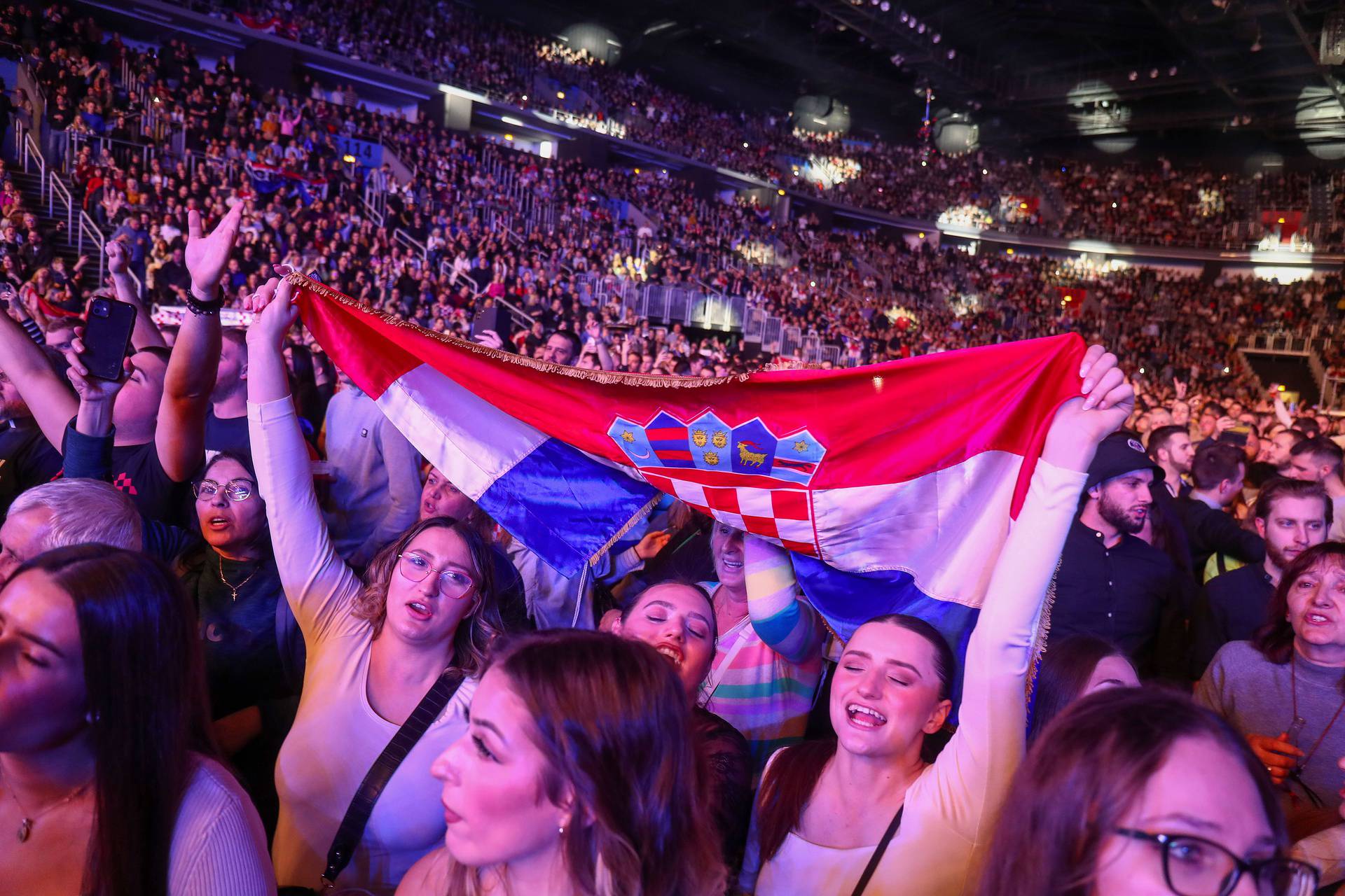 Zagreb: Veliki koncert Laudato TV-a pod nazivom "Domu mom" u Areni