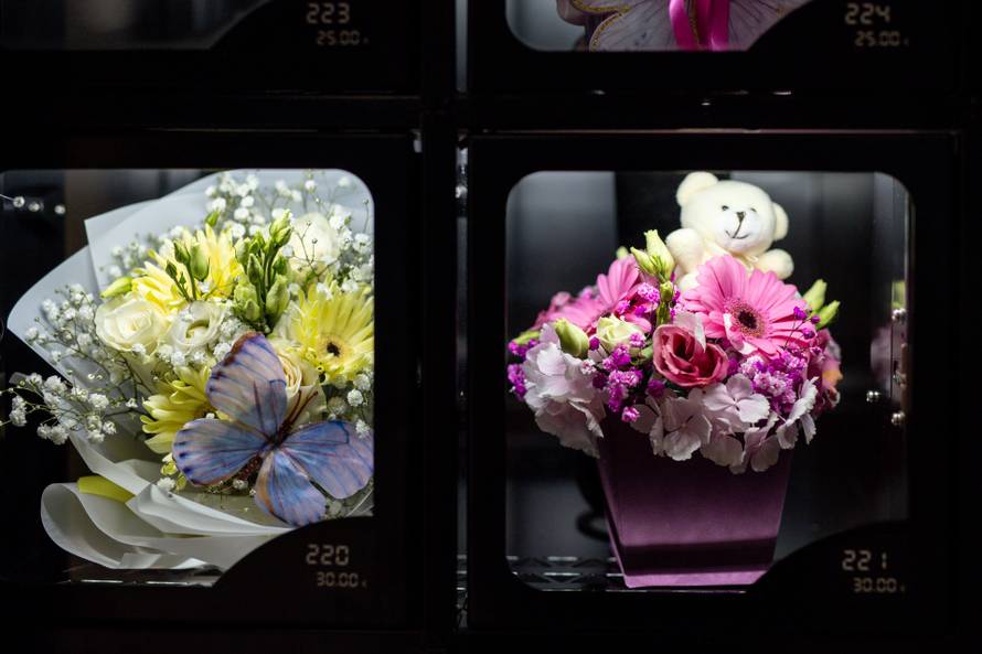 Zagreb: Buketomat postavljen u Z Centru