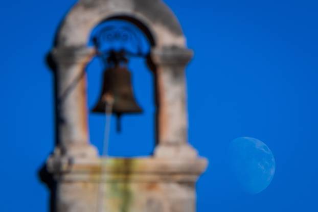 Kaštel Stari: Groblje Sv. Nikole i misa povodom blagdana Svih svetih