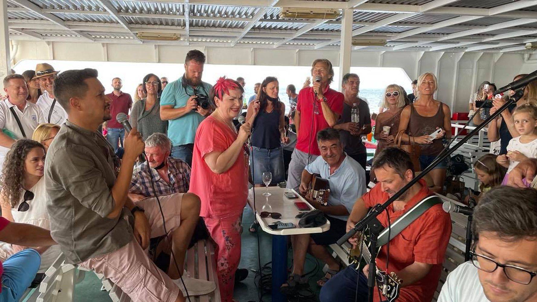 Koncert na trajektu za Korčulu: Sviramo za Olivera, njemu u čast, i svemu što nam je ostavio