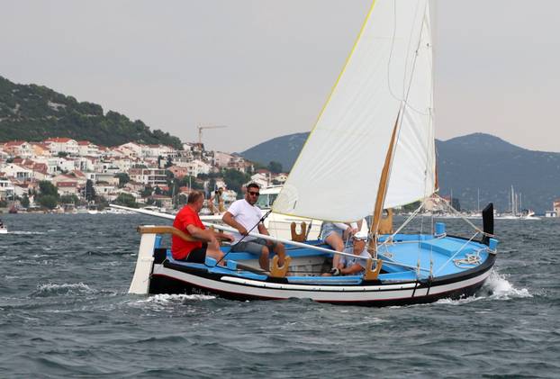FOTO Čuvari stoljetne tradicije: Drveni brodovi utrkivali se na 'Regati za dušu i tilo' u Betini