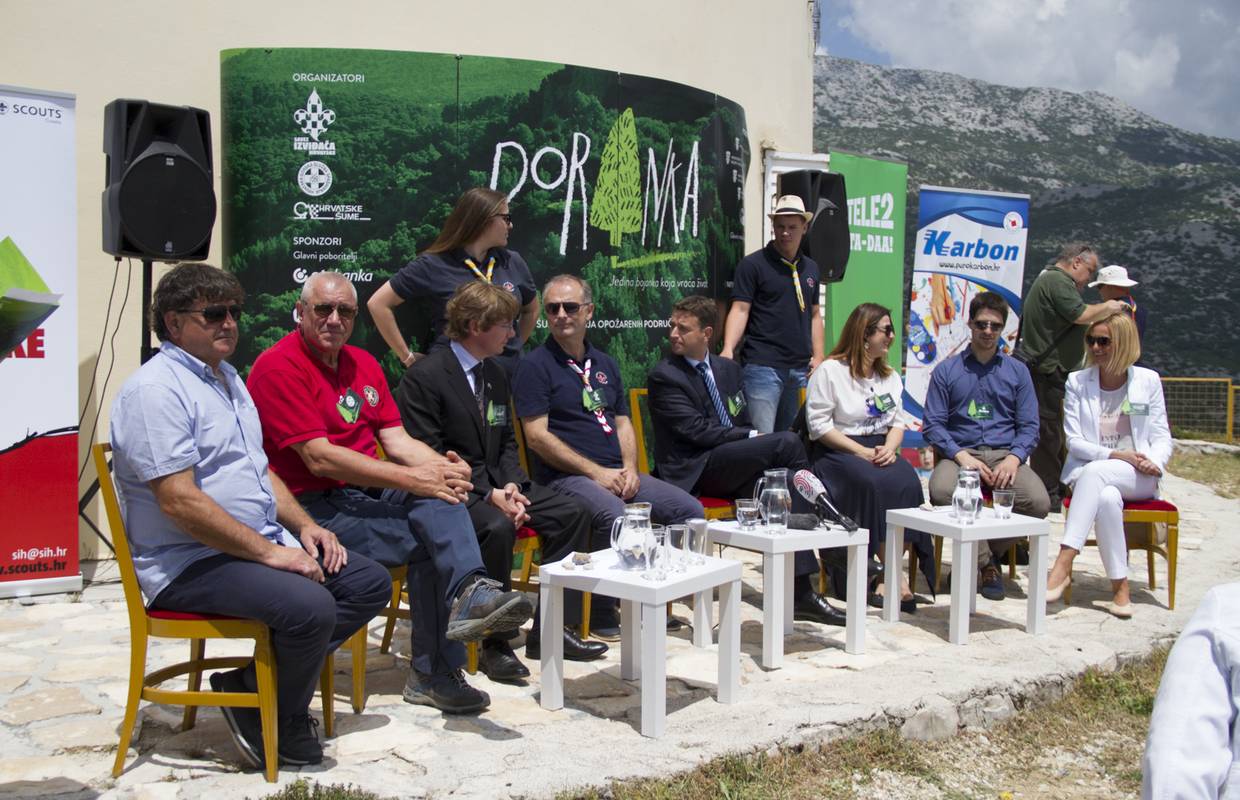 Mladi izviđači u akciji: Sve će zazeleniti, posadit ćemo šumu