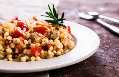 Preukusni rižoto s teletinom