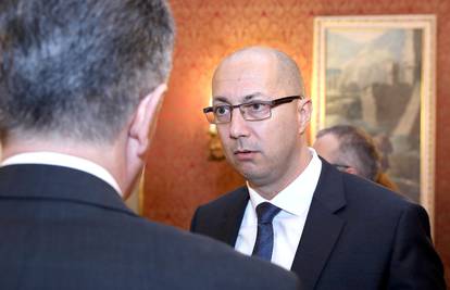 Ništa od ostavke? 'Premijer je dao podršku ministru Kovačiću'