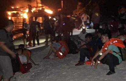 Velika tragedija na Filipnima! U požaru trajekta 31 osoba umrla