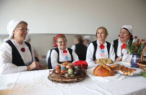 Bojanje Uskršnjih jaja na način kako su to radili naši stari