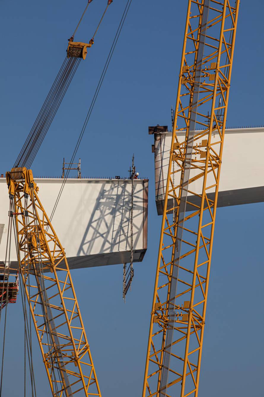 Uspješno postavljen posljednji segment mosta Ston u Brocama