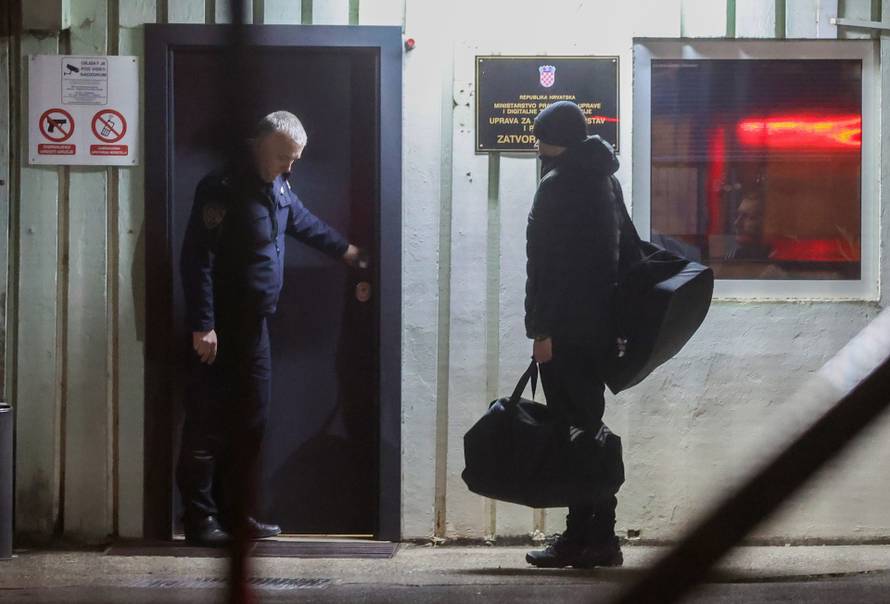 Zagreb: Nikola Petrač došao je u remetinečki zatvor radi izdržavanja kazne zbog afere "Mikroskopi"