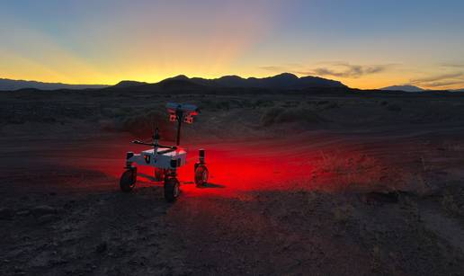 VIDEO NASA testira Ernesta: Futuristi&ccaron;ki rover di&zcaron;e kota&ccaron;e preko stijena i juri puno br&zcaron;e