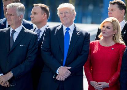 FOTO Kolinda je uvijek lijepo gledala Trumpa, poklonila mu i dres Hrvatske: Tako je ljubazan