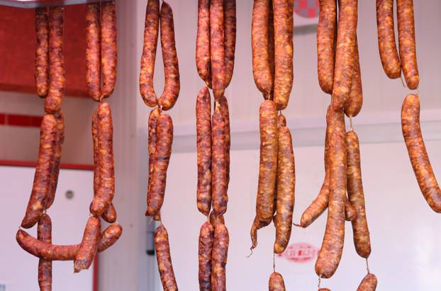 Šibenik: Ponuda suhomesnatih proizvoda