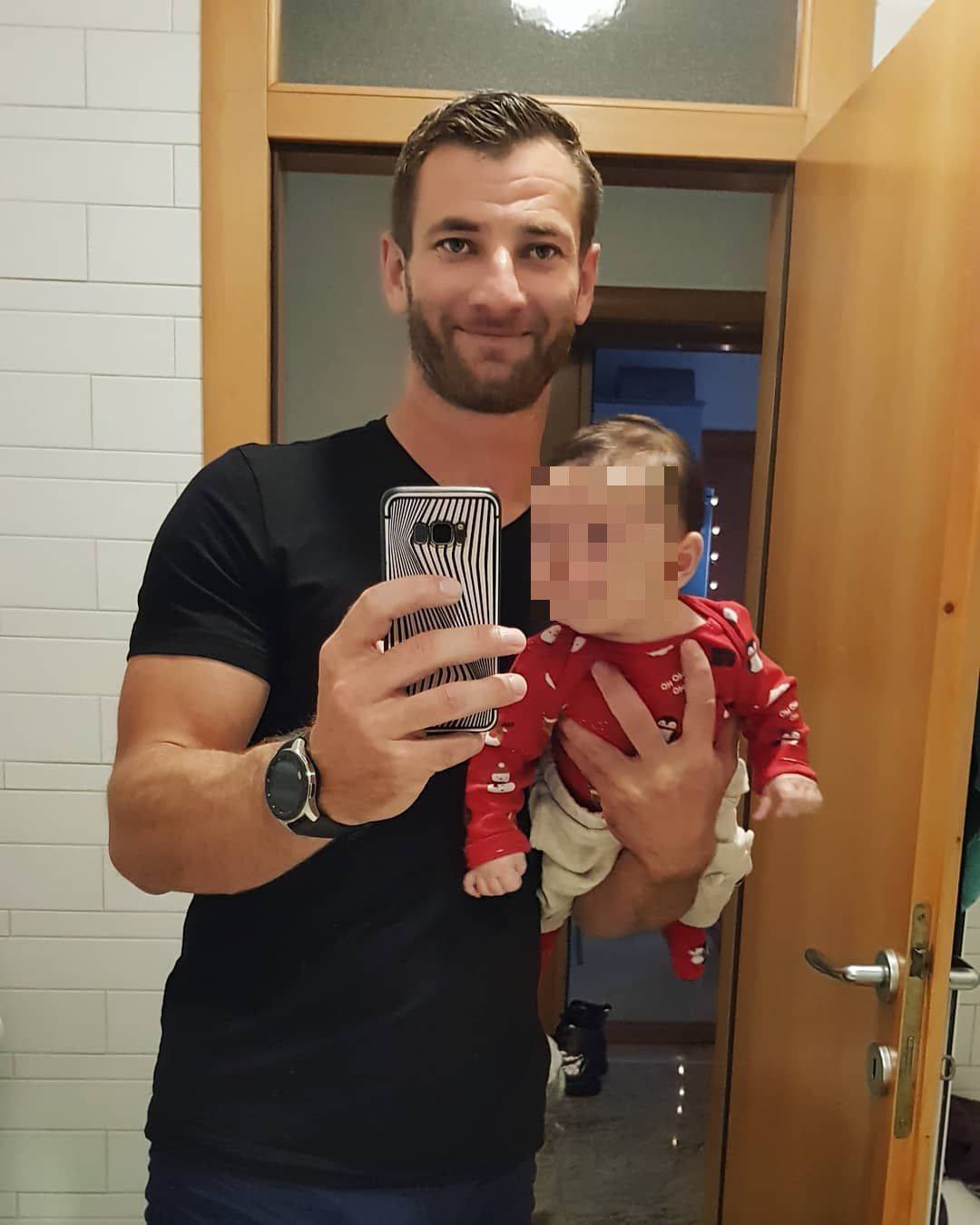 Oduševio je selfijem sa sinom: 'Ajme tata što smo zgodni...'