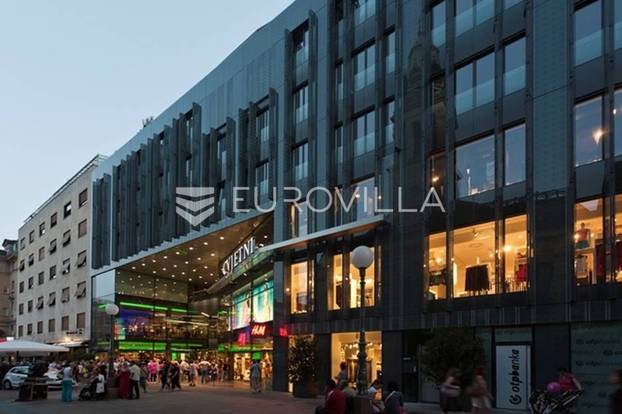 Pršti od luksuza! Prodaju stan u centru Zagreba: 'U boravku je kamen, a zgrada ima recepciju'