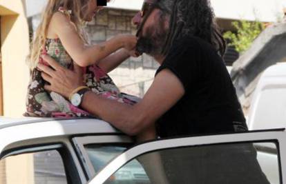 Hajdarhodžić posjeo kćer na krov auta: Nije loše ovdje gore