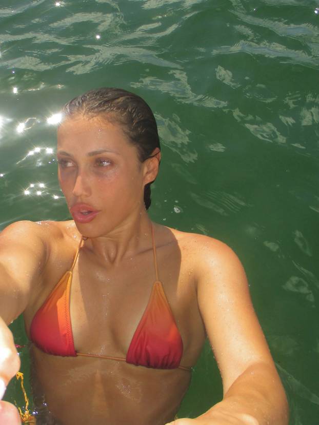 FOTO Ona ljubi heroja Maroka! Igra hokej, a objavama s plaže zaluđuje fanove na internetu