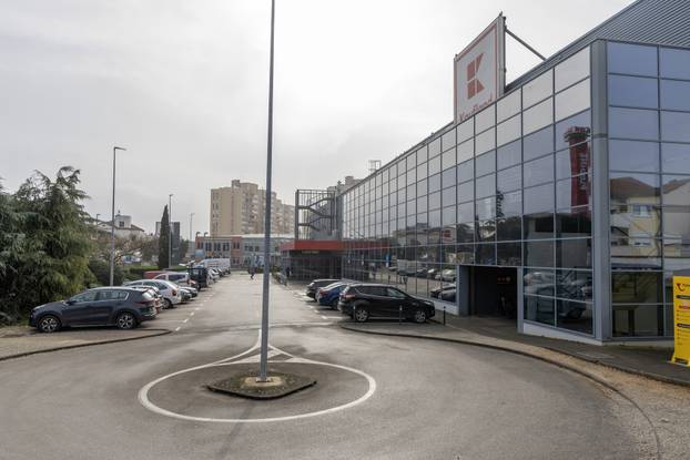 Pula: Trgovački centri prazni tijekom drugog bojkota