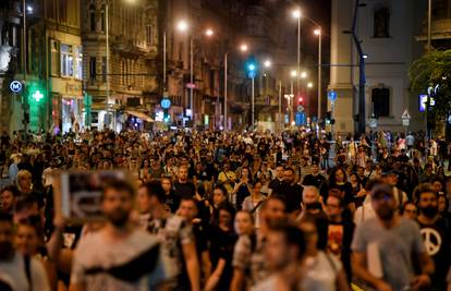 Veliki prosvjedi u  Budimpešti: Tisuće Mađara izašlo na ulice radi Orbanove porezne politike