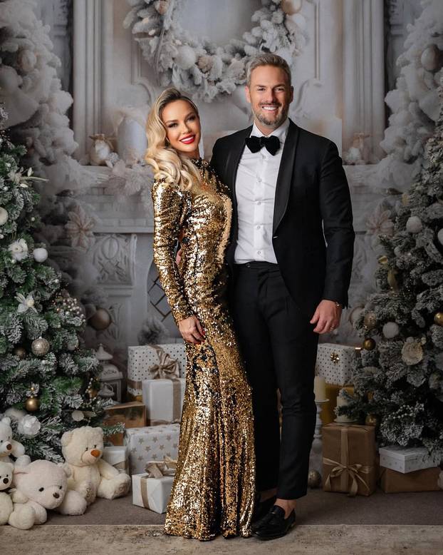 Ovo su blagdanske kombinacije Maje Šuput: Pogledajte kako je sve pjevačica pozirala za Božić