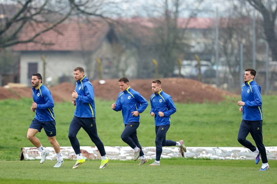 Sarajevo: Trening nogometne reprezentacija BiH uoči finalne utakmice doigravanja za Svjetsko prvenstvo