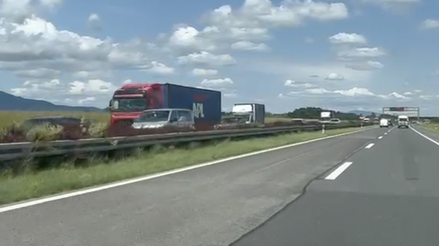 VIDEO Velike gužve prema moru na A1, zbog prometne u smjeru Karlovca kolona duga 3 km