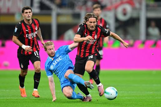 VIDEO Milan - Napoli 2-1: San Siro se naklonio Modriću, Milan s igračem manje preuzeo vrh!