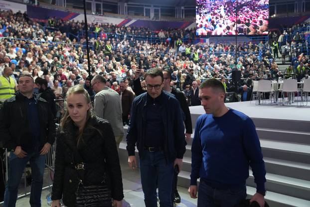 U Beogradskoj Areni održan je skup Srpske napredne stranke "Srbija - naša obitelj"