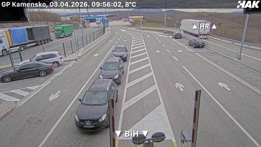 FOTO Na granicama višesatne kolone uoči uskrsnog vikenda