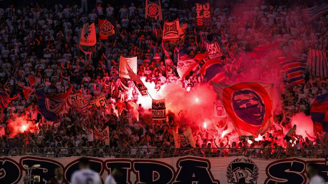 Split: Stadion Poljud,  Finale Hrvatskog nogometnog kupa HNK Hajduk - HNK Rijeka, navijači 